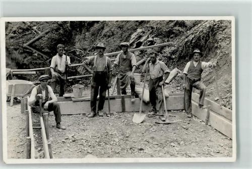 Herstelllung eines Fundaments AK Bauarbeiter 1925 Privatfoto AK