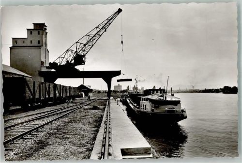 Weil am Rhein Rheinhafen Binnenschiff Verladekran Eisenbahn