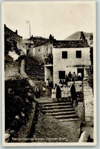 Trebinje Ciganska mahala Zigeuner Quartier Treppen Volkstypen