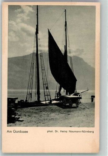 Segelboot am Ufer des Gardasee Fotograf Heinz Naumann Photo Porst