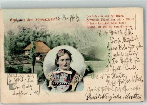 1909 Frau in landestypischer Tracht vor Schwarzwaldhaus Fotograf Clare