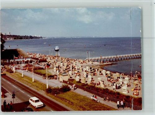 Haffkrug Strand Strandkörbe Seebrücke
