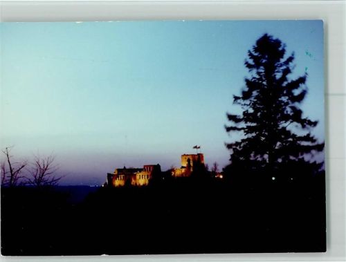 Nideggen Burg in der Dämmerung