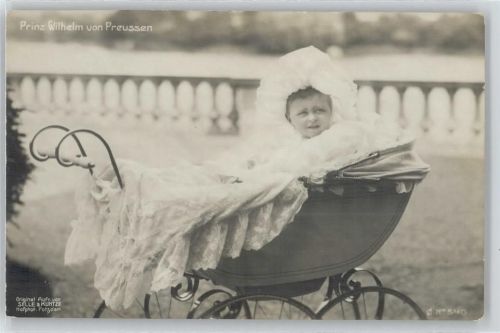 in alten Kinderwagen
