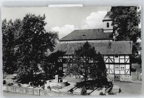 Rengshausen Haus Baum Brunnen Mauer