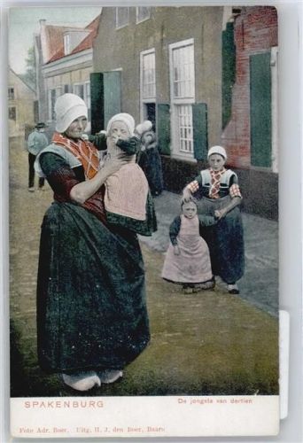 Bunschoten-Spakenburg Tracht