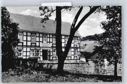 Rengshausen Haus Baum Wiese Mauer