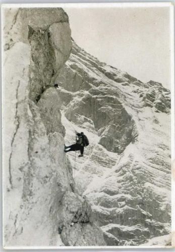 No.10 , Deutsche Bergwacht , Abseilen eines Schwerverletzten