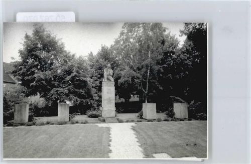 Woltorf Foto mit Negativ, Denkmal, Ehrenmal