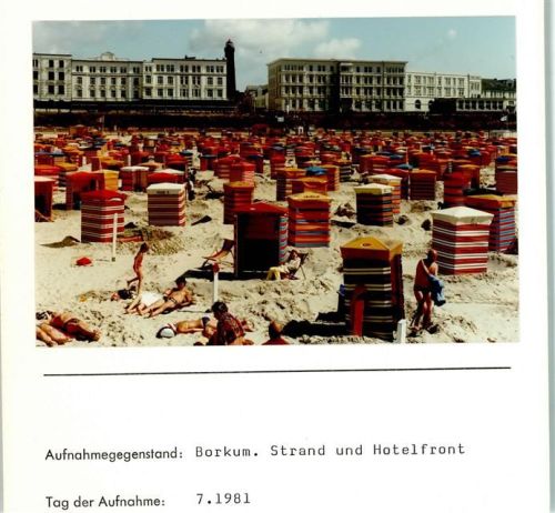 Borkum Strand und Hotelfront Foto montiert auf Karton