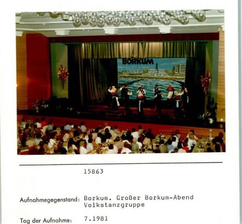 Borkum Großer Borkumabend Volkstanzgruppe Foto montiert auf Karton