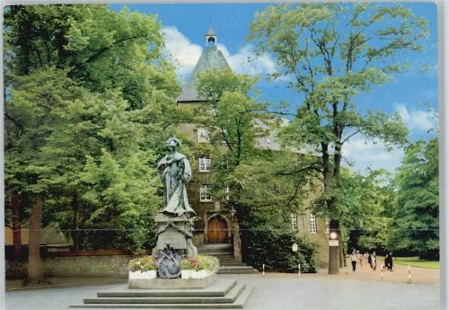 Moers Schloß Denkmal Kurfürstin Luise Henriette