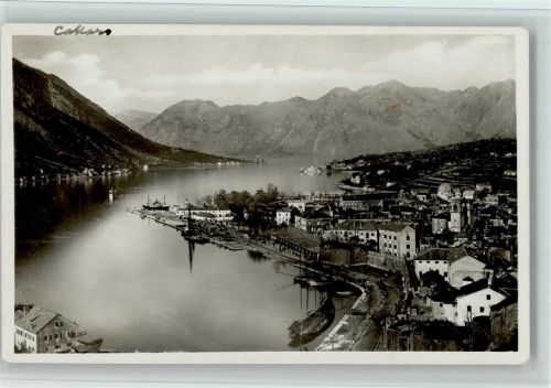 Kotor Blick auf die Bucht Bergpanorama