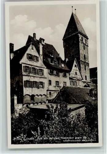 Ulm Blick von der alten Stadtmauer gegen den schiefstehenden Metzgerturm