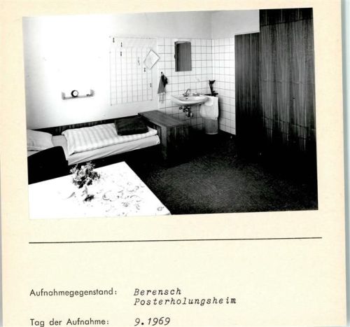 Berensch Posterholungsheim Innenaufnahme Einzelzimmer Foto montiert auf Karton