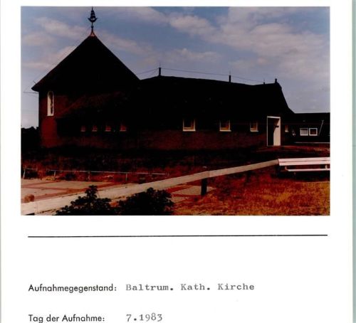 Baltrum Kath. Kirche Foto montiert auf Karton
