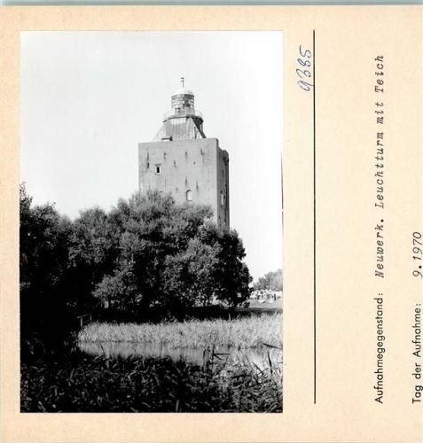Hamburg-Insel Neuwerk Foto montiert auf Karton Leuchtturm mit Teich