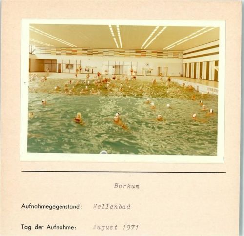 Borkum Wellenbad Badekappenpflicht Innenaufnahme Foto montiert auf Karton