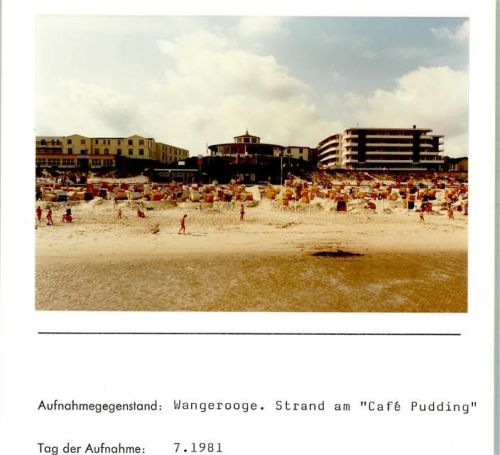 Wangerooge Strand am Café Pudding Foto montiert auf Karton
