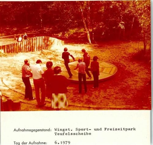Wingst Freizeitpark Teufelsscheibe Foto montiert auf Karton