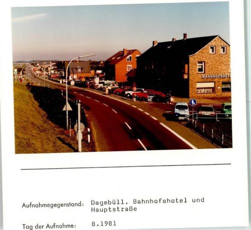 Dagebüll Bahnhofshotel und Hauptstraße Foto montiert auf Karton