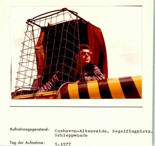 Altenwalde Segelflugplatz Schleppwinde Foto montiert auf Karton