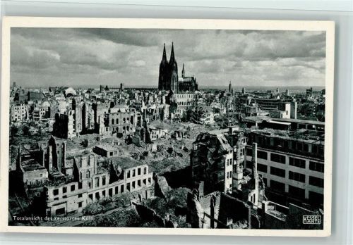 Köln Stadt Totalansicht des zerstörten Köln
