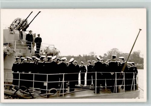 1960 Mannschaft an Bord versammelt