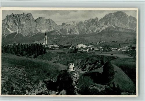 Cortina d'Ampezzo Cortina d'Ampezzo mit Pomagagnon und Monte Cristallo