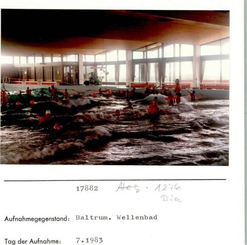 Baltrum Wellenbad Innenaufnahme Foto montiert auf Karton