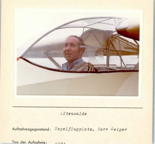 Altenwalde Segelflugplatz Herr Zeiger Foto montiert auf Karton
