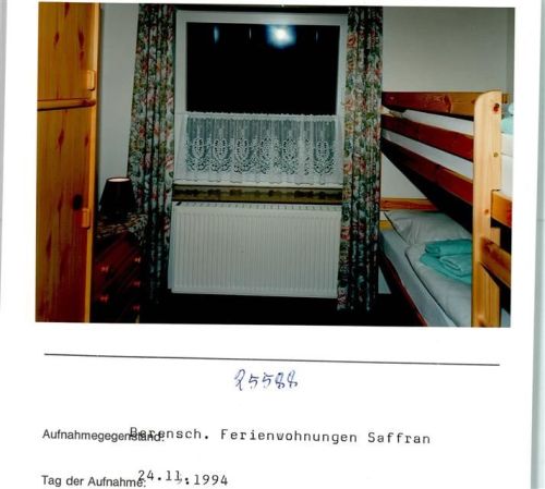 Berensch Ferienwohnungen Saffran Foto montiert auf Karton