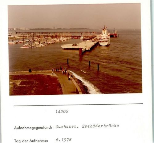 Cuxhaven Seebäderbrücke Foto montiert auf Karton