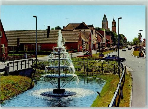 Papenburg Obenende Bach mit Springbrunnen