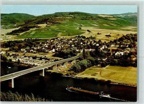 Mülheim Mosel Brücke Binnenfrachtschiff Campingplatz