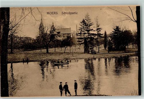 Moers Schloßpartie Teich Ruderboot