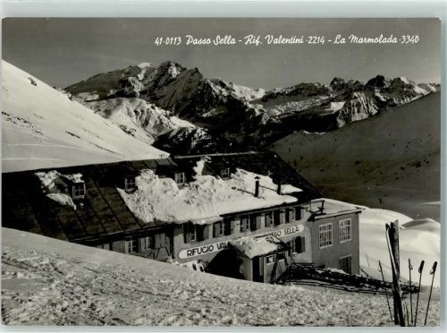 Sellajoch Rif. Valentini La Marmolada Winter