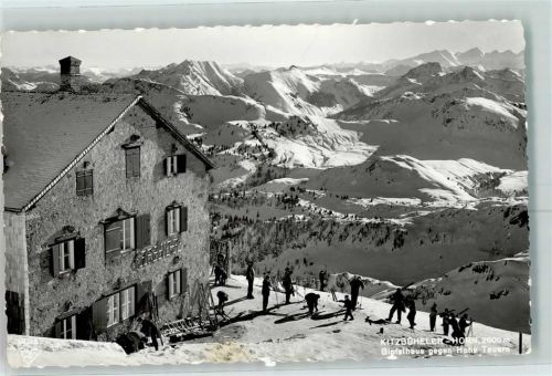 Gipfelhaus Kitzbüheler Horn Hohe Tauern Winter Skifahrer Hüttenstempel