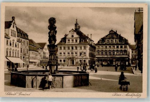 Schwäbisch Gmünd Oberer Marktplatz Marktbrunnen Kinderwagen
