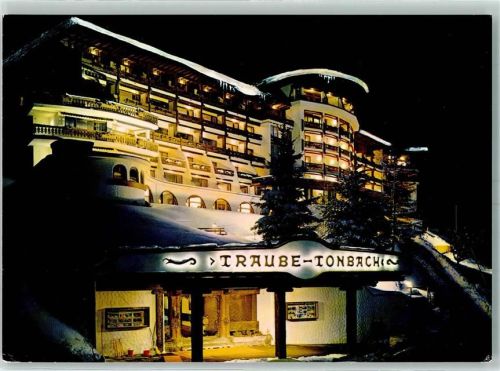 Tonbach Hotel Traube-Tonbach Eingang Winter Nachtaufnahme
