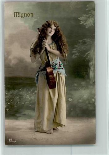 1914 Serie 2465-2 Frauenschönheit mit langen Haaren u. einer Gitarre AK