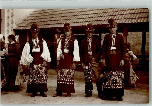 Mezökövesd Bauernburschen in Festtracht