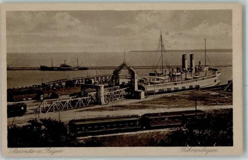 Sassnitz Fähranlagen Fährschiff Eisenbahnwagen