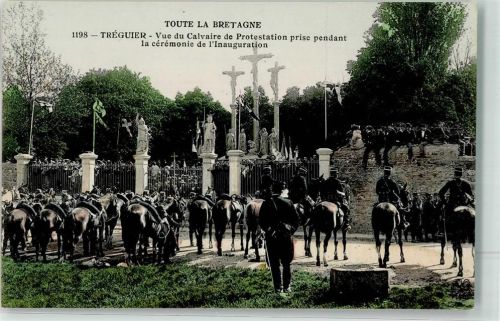 22220 Treguier - Blick der Protestkavallerie während der Einweihungszeremonie