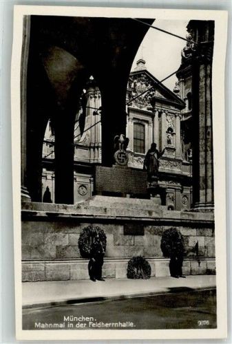 München SS-Wachen vor dem Mahnmal in der Feldherrnhalle