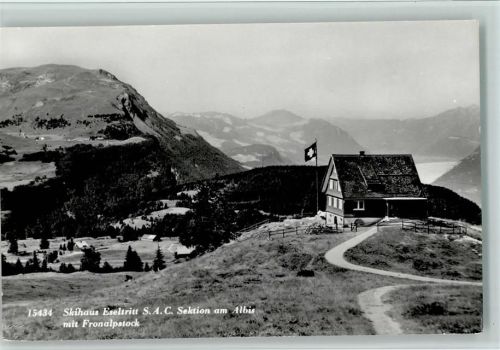 Oberiberg Skihaus Eseltritt S.A.C. Sektion am Albis mit Fronalpstock