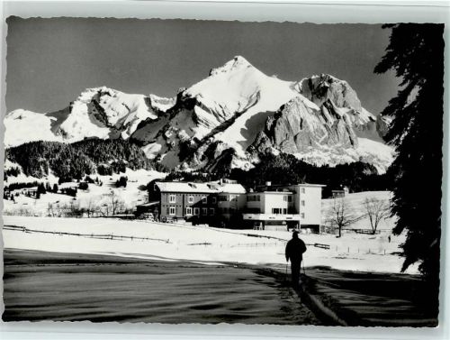 Unterwasser Naturfreundehaus Seegüetli mit Säntis Schafberg Skiwanderer