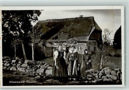GMT Serie 426 G 14 MA - Frauen vor einem Schwarzwaldhaus Foto ca 1936 AK