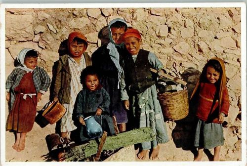 Children in Jerusalem holen Wasser