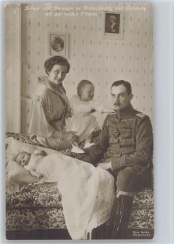 Familie zu Braunschweig und Lüneburg mit beiden Prinzen Foto AK